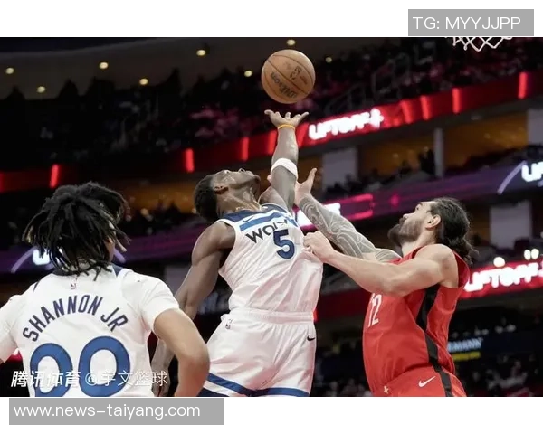 爱德华兹末节发力拿下7分全场24投仅中7三分球表现不佳